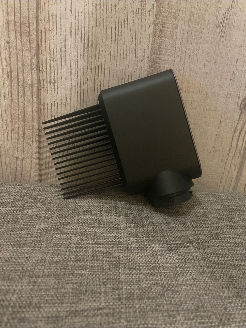 Dyson airwrap ACCESSORIES ONLY and case - Picture 8 of 10